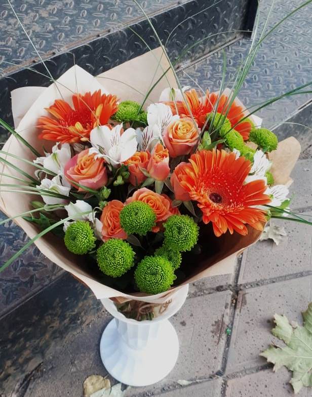 Букет цветов из: Герберы, Хризантемы, Альстромерии и Розы в Капустин Яре