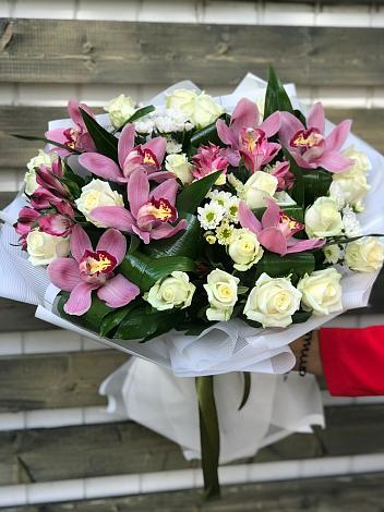Букет цветов из: Розы и Хризантемы в Капустин Яре