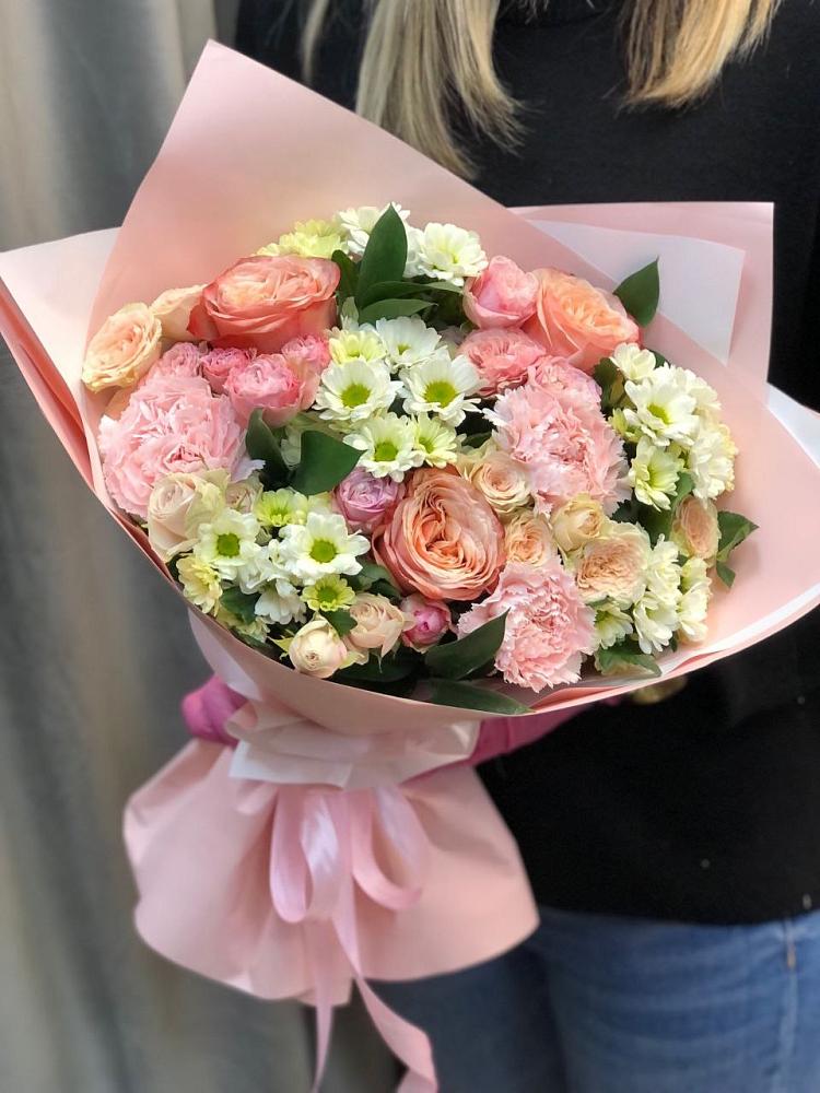 Букет цветов из: Гвоздики, Розы и Хризантемы в Капустин Яре