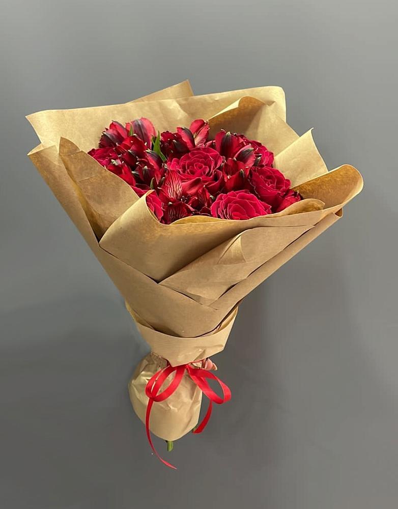 Букет цветов из: Альстромерии и Розы в Капустин Яре