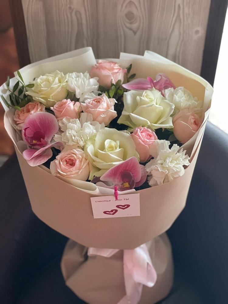 Букет цветов из: Орхидеи, Розы и Гвоздики в Капустин Яре