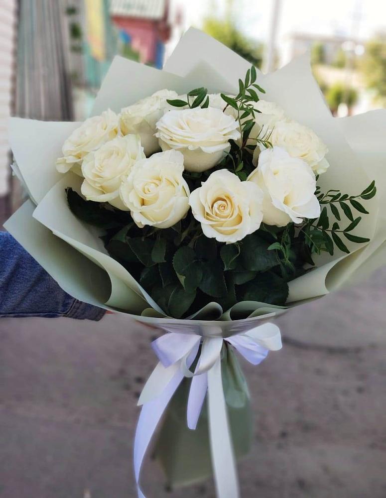 Букет Белые розы Проуд в Капустин Яре
