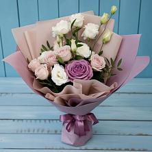 Букет цветов из:  Розы и Лизиантусы в Капустин Яре