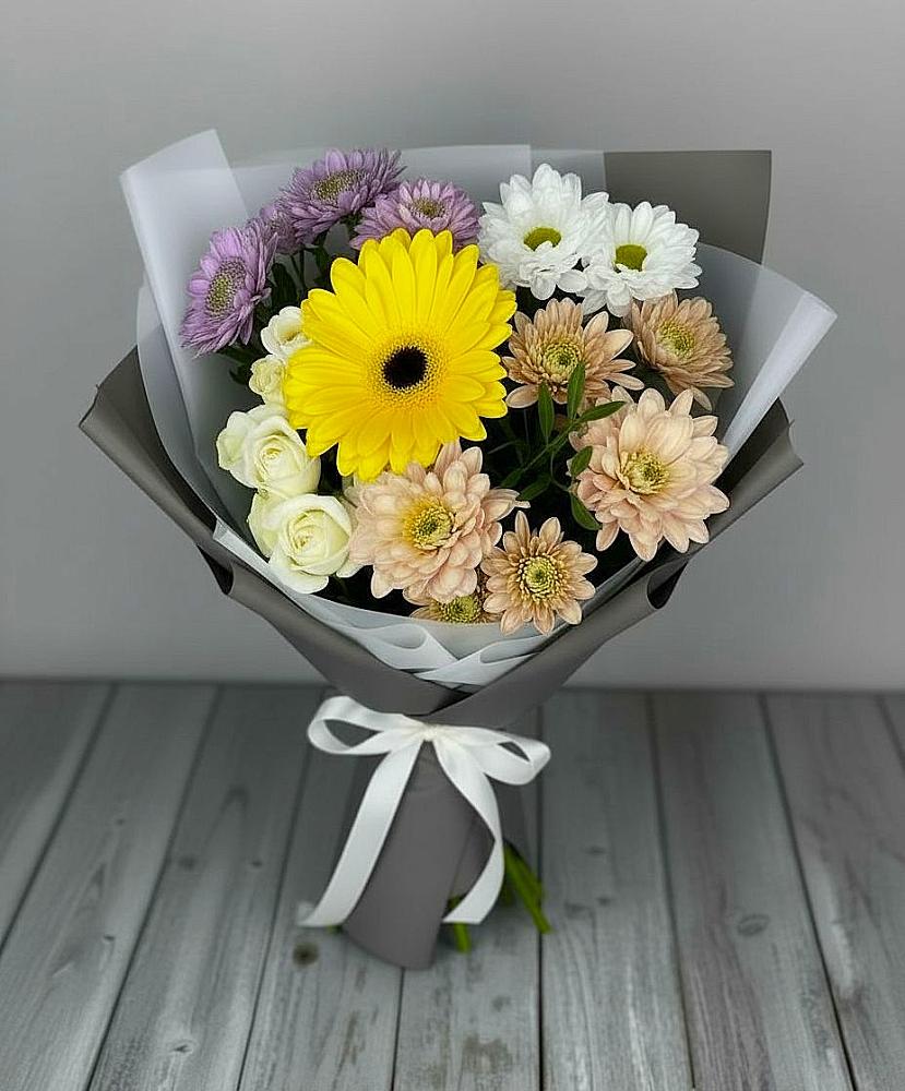 Букет цветов из: Розы, Герберы и Хризантемы в Капустин Яре