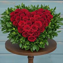 Цветочная композиция из Розы в виде сердца #REPLACE_PRED# Капустин Яре