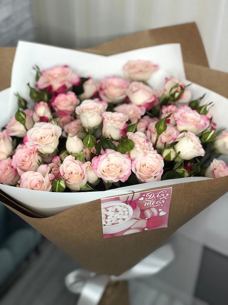 Букет цветов из: Розы в Капустин Яре