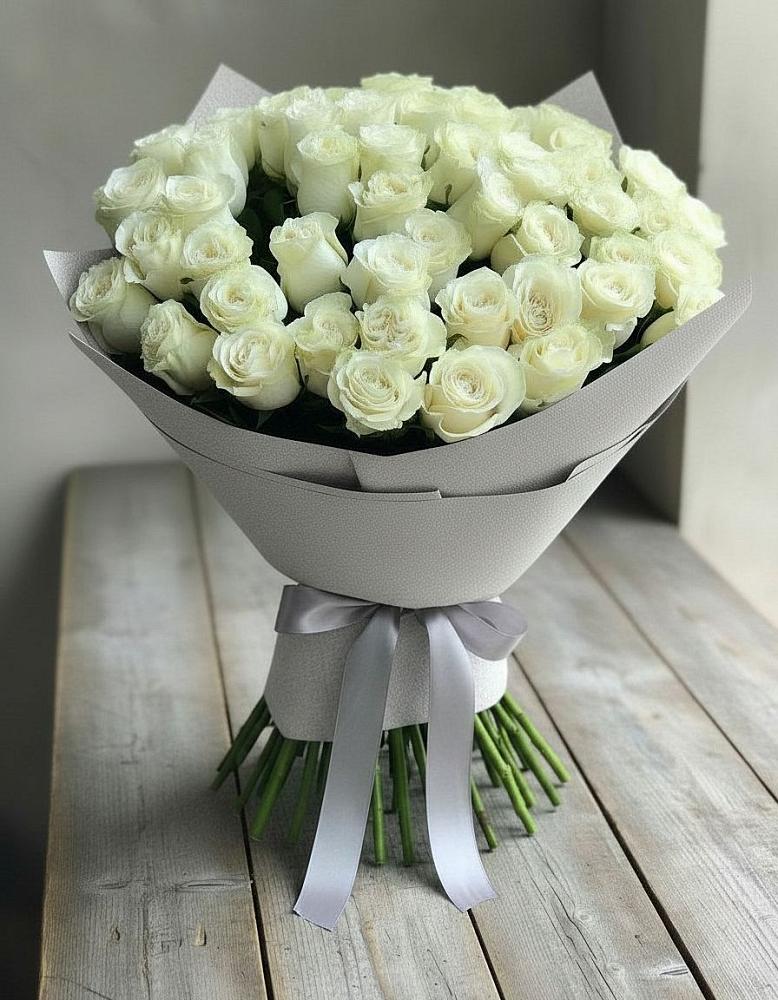 Букет 35 Белых роз в Капустин Яре