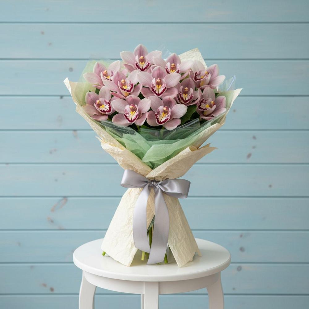 Букет цветов из: Орхидеи и Розы в Капустин Яре