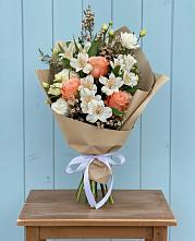 Букет цветов из:  Альстромерии, Лизиантусы, Розы и Хризантемы #REPLACE_PRED# Капустин Яре