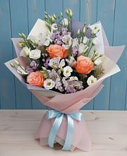 Букет цветов из:  Лизиантусы, Розы, Альстромерии и Гипсофила в Капустин Яре