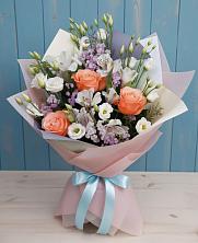 Букет цветов из:  Лизиантусы, Розы, Альстромерии и Гипсофила в Капустин Яре