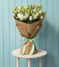 Букет цветов из:  Лизиантусы в Капустин Яре