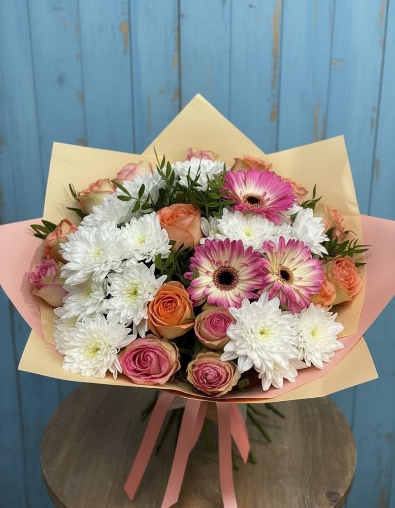 Букет цветов из: Розы, Герберы и Хризантемы в Капустин Яре