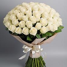 Букет 101 беля роза Белоснежка в Капустин Яре