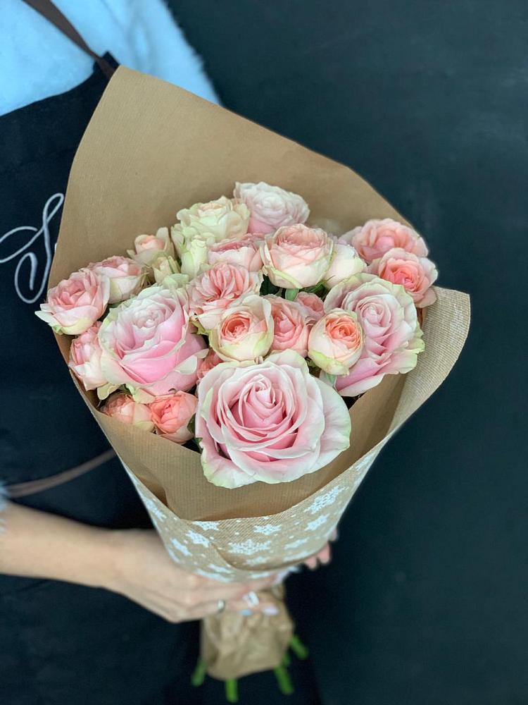 Букет цветов из: Хризантемы и Розы в Капустин Яре