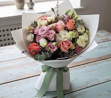 Букет цветов из:  Розы, Лизиантусы и Гвоздики в Капустин Яре