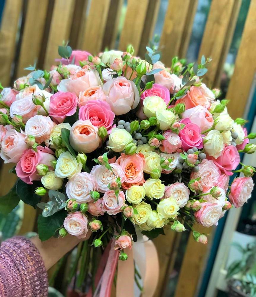 Букет цветов из: Розы в Капустин Яре