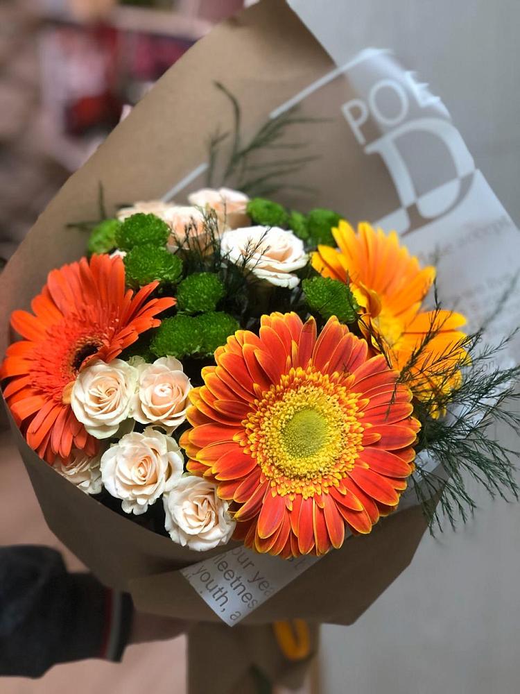 Букет цветов из: Герберы, Хризантемы и Розы в Капустин Яре