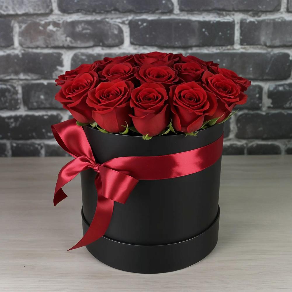 Цветочная композиция из Розы в шляпной коробке в Капустин Яре