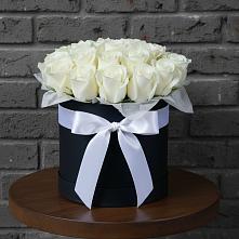 Цветочная композиция из Розы в шляпной коробке в Капустин Яре